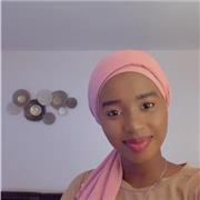 Professeur particulier donne cours aux élèves de primaires